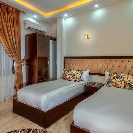 Tut Pyramids View Hotell Kafret el-Gabal Exteriör bild