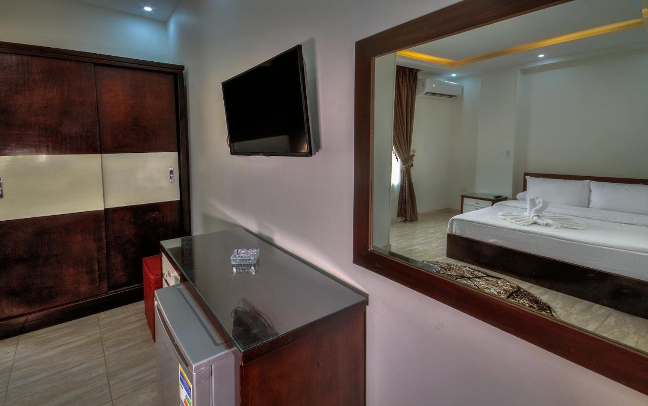 Tut Pyramids View Hotell Kafret el-Gabal Exteriör bild