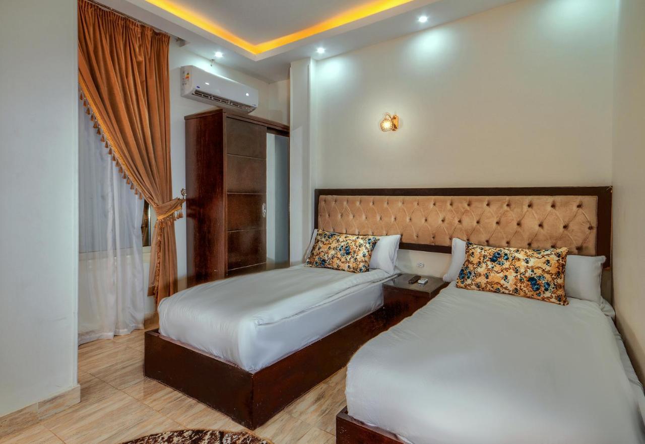 Tut Pyramids View Hotell Kafret el-Gabal Exteriör bild