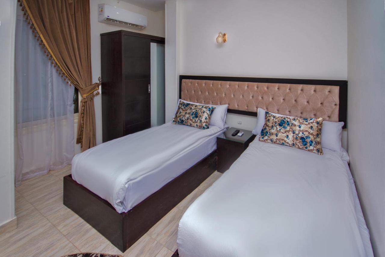 Tut Pyramids View Hotell Kafret el-Gabal Exteriör bild