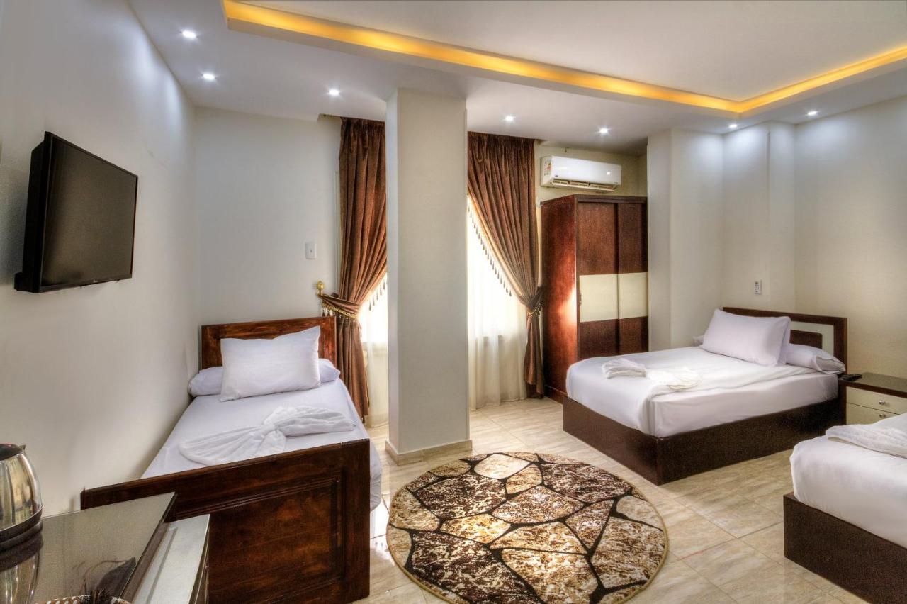 Tut Pyramids View Hotell Kafret el-Gabal Exteriör bild