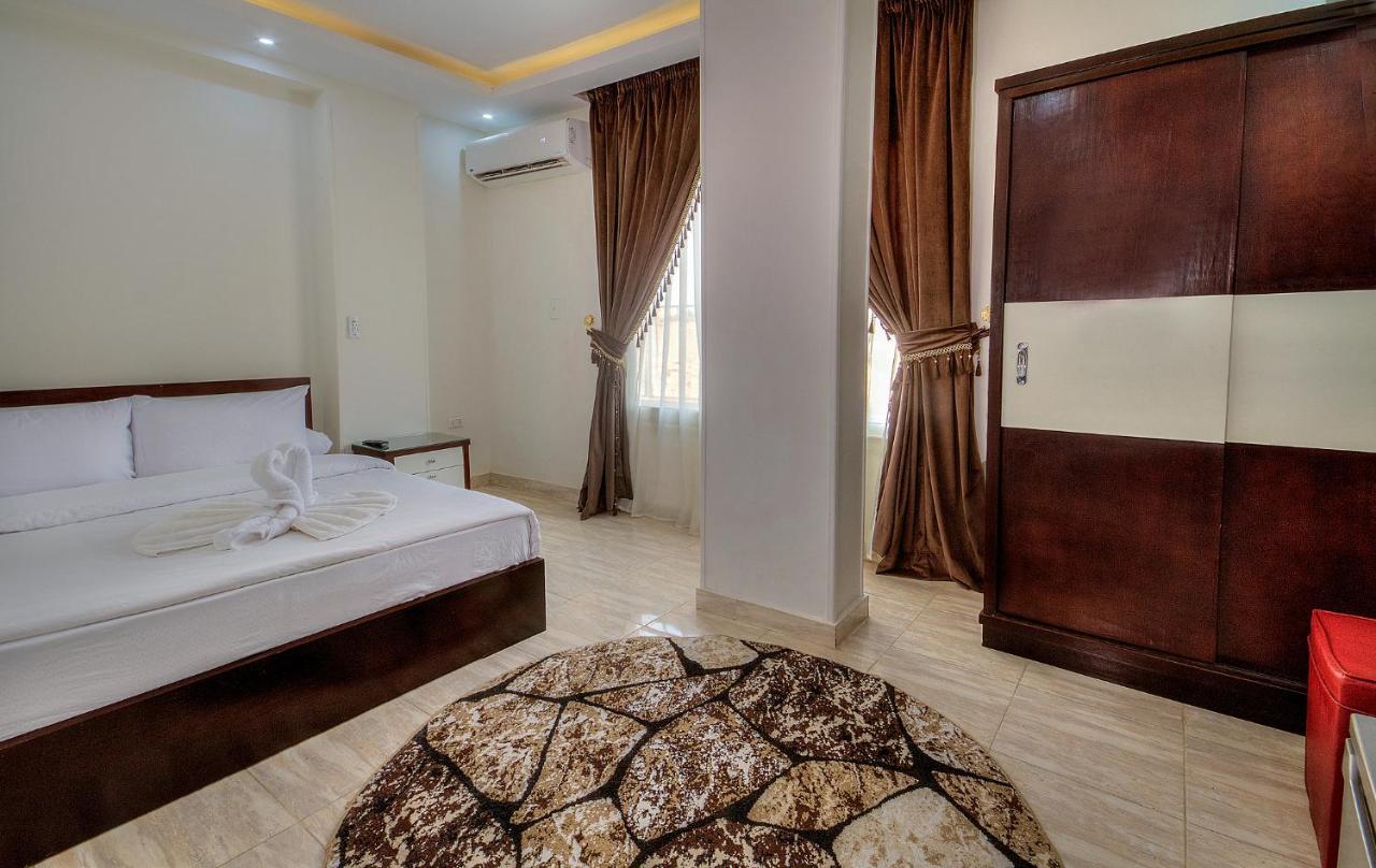 Tut Pyramids View Hotell Kafret el-Gabal Exteriör bild