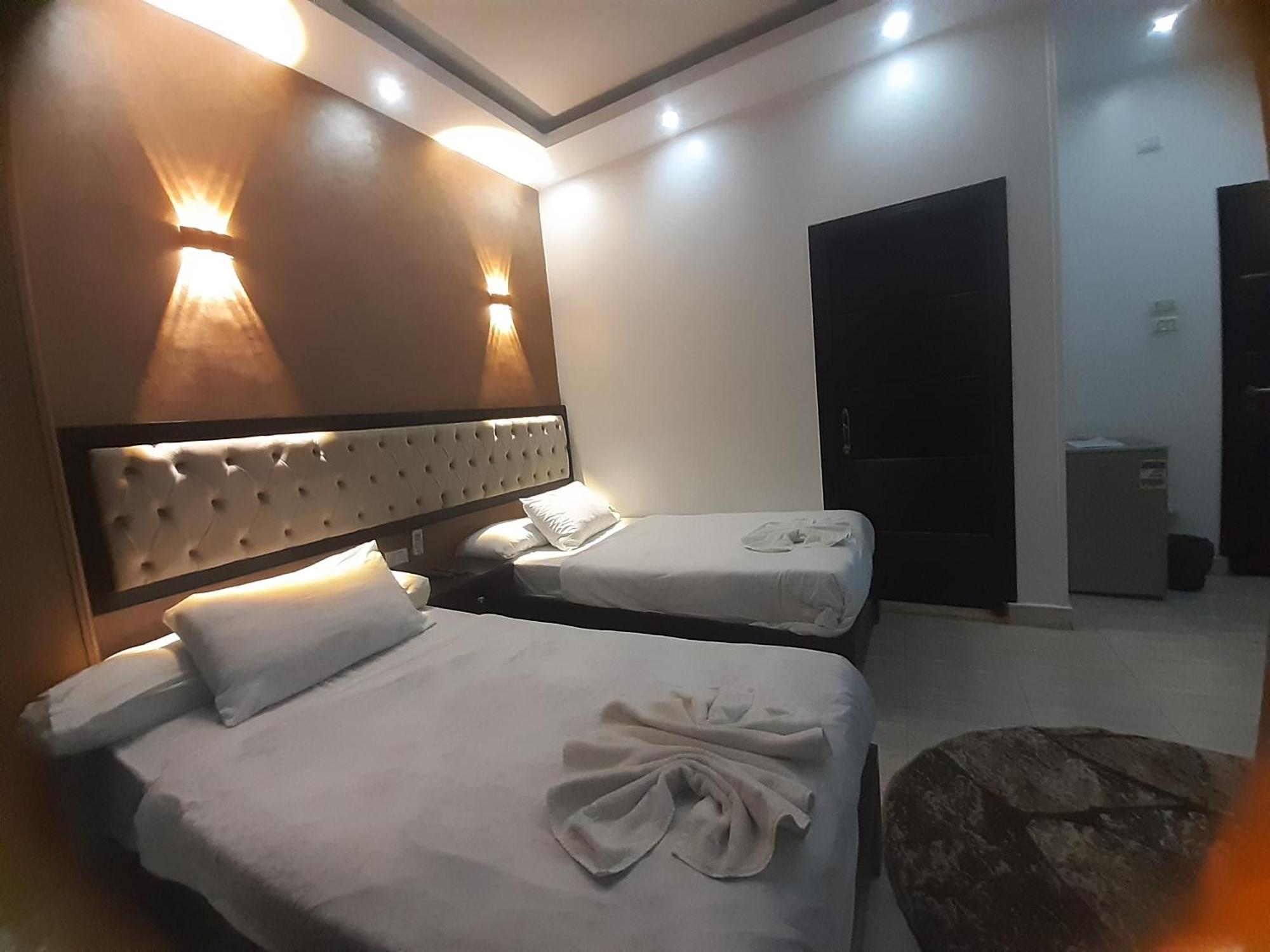 Tut Pyramids View Hotell Kafret el-Gabal Exteriör bild