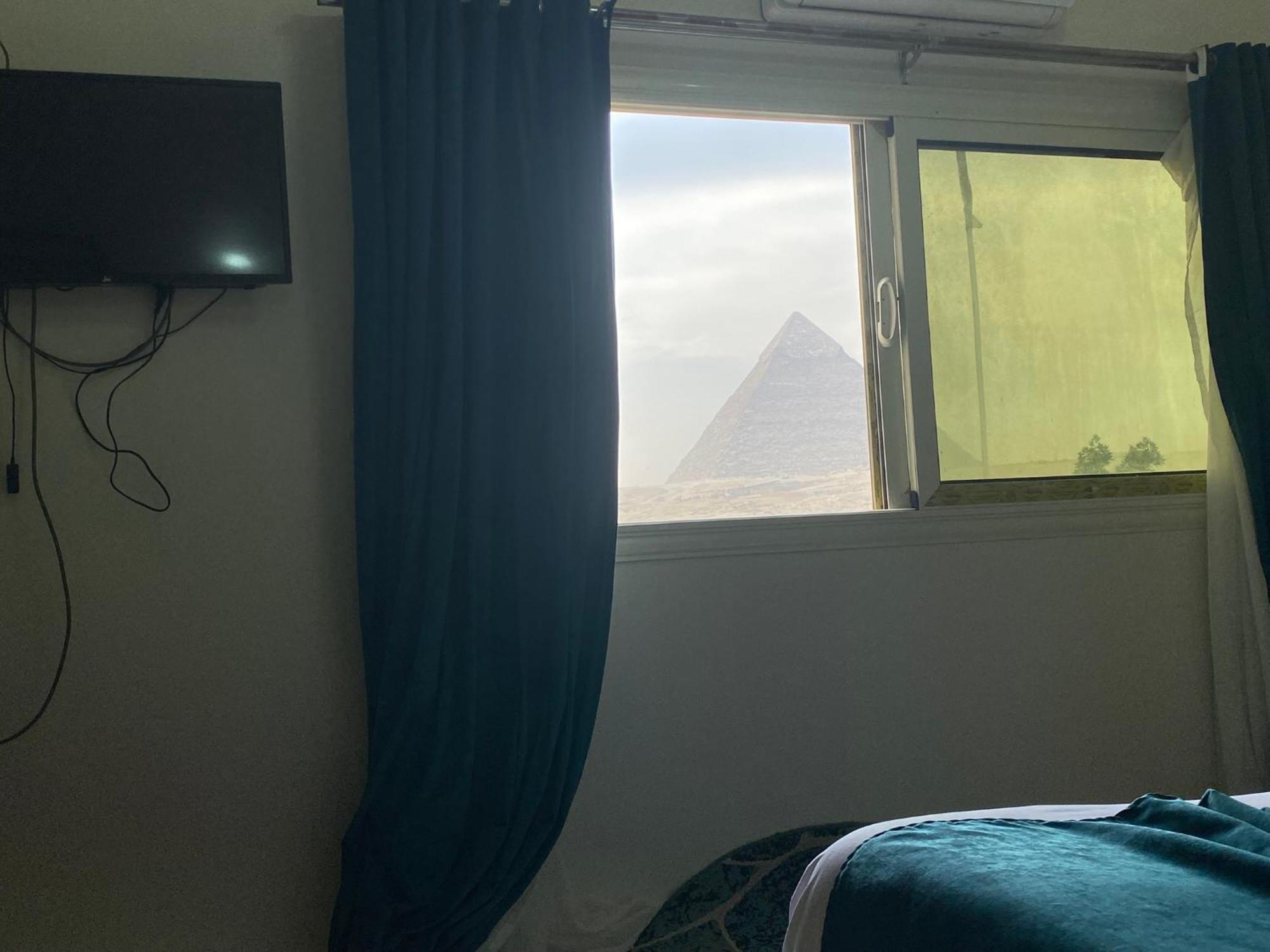 Tut Pyramids View Hotell Kafret el-Gabal Exteriör bild