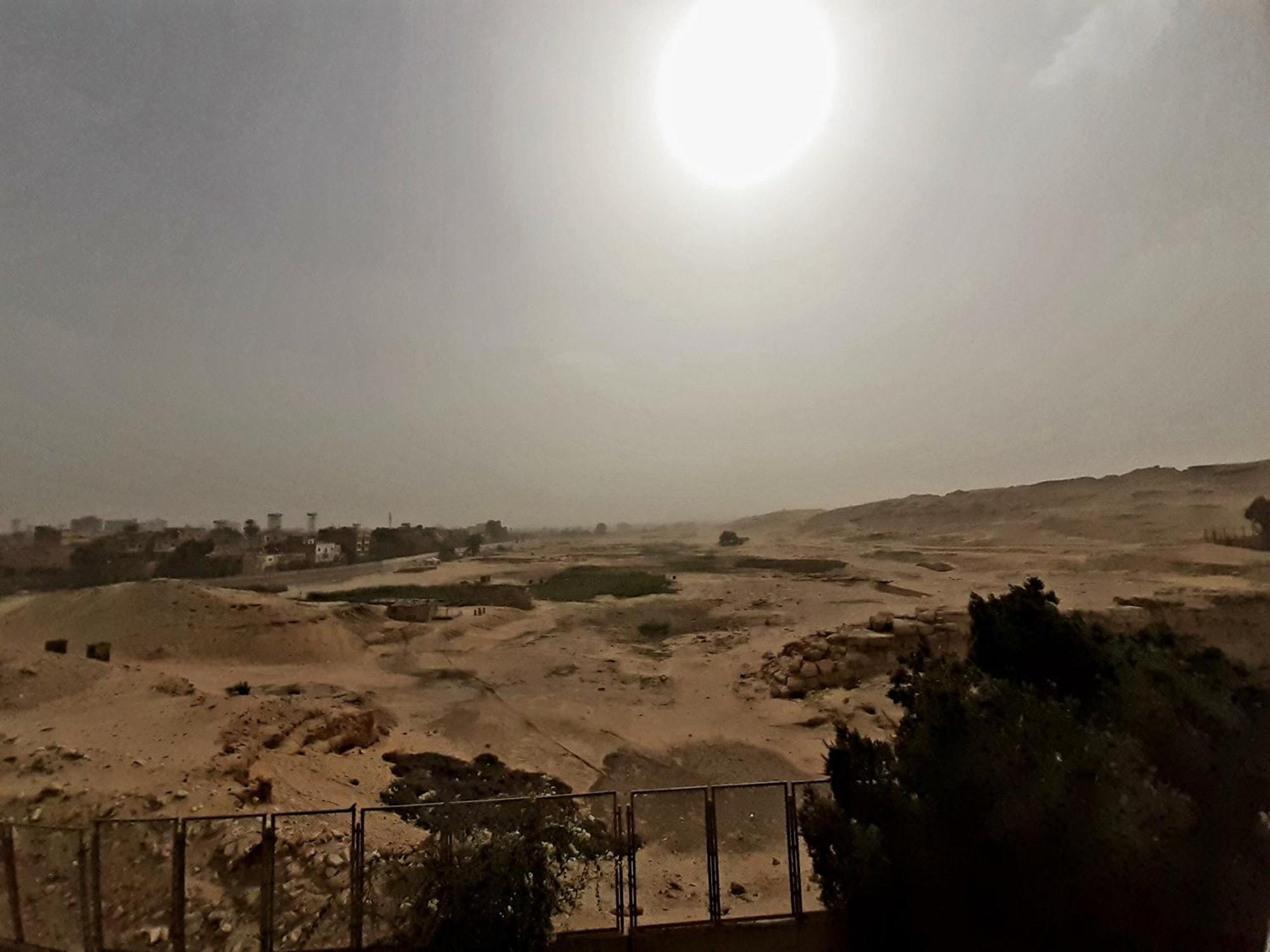 Tut Pyramids View Hotell Kafret el-Gabal Exteriör bild